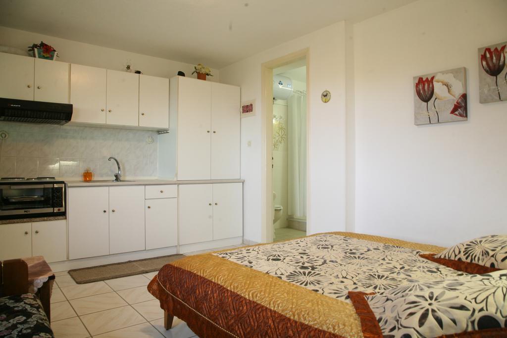 Aigli Apartments Néa Ankhíalos Eksteriør bilde